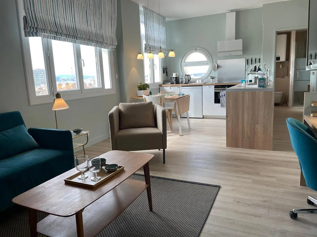 Appartamento Vue sur rade appartement élégant vaste climatisé étage élevé ascenseur proche parking et toutes commodités au cœur du Toulon historique Francia