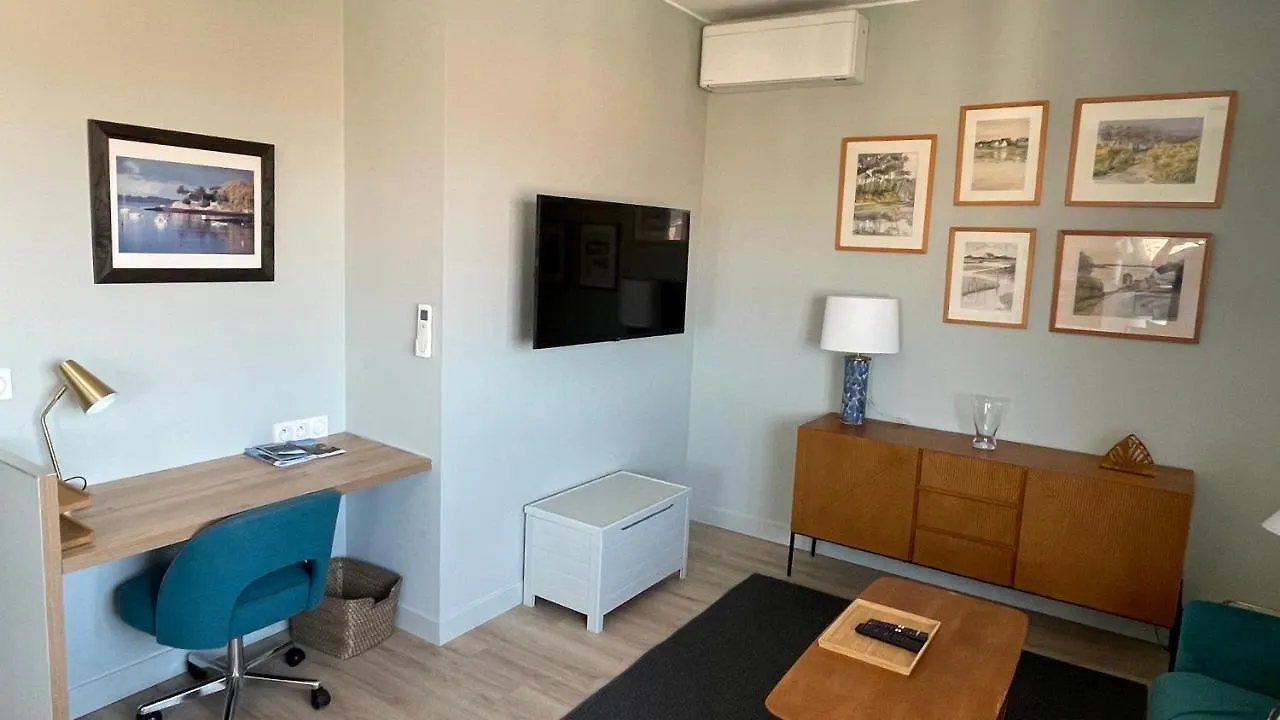 Vue sur Rade: Élégant Appartement Climatisé au Cœur de Toulon Historique 0*,