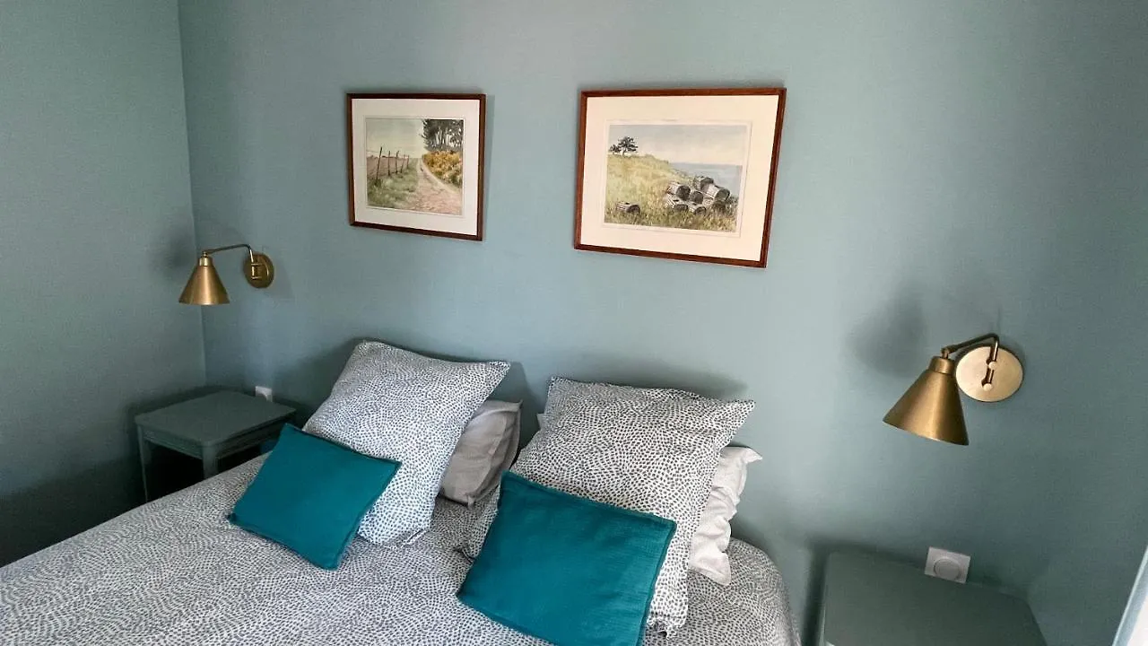 Vue sur rade appartement élégant vaste climatisé étage élevé ascenseur proche parking et toutes commodités au cœur du Toulon historique 0*,  Francia