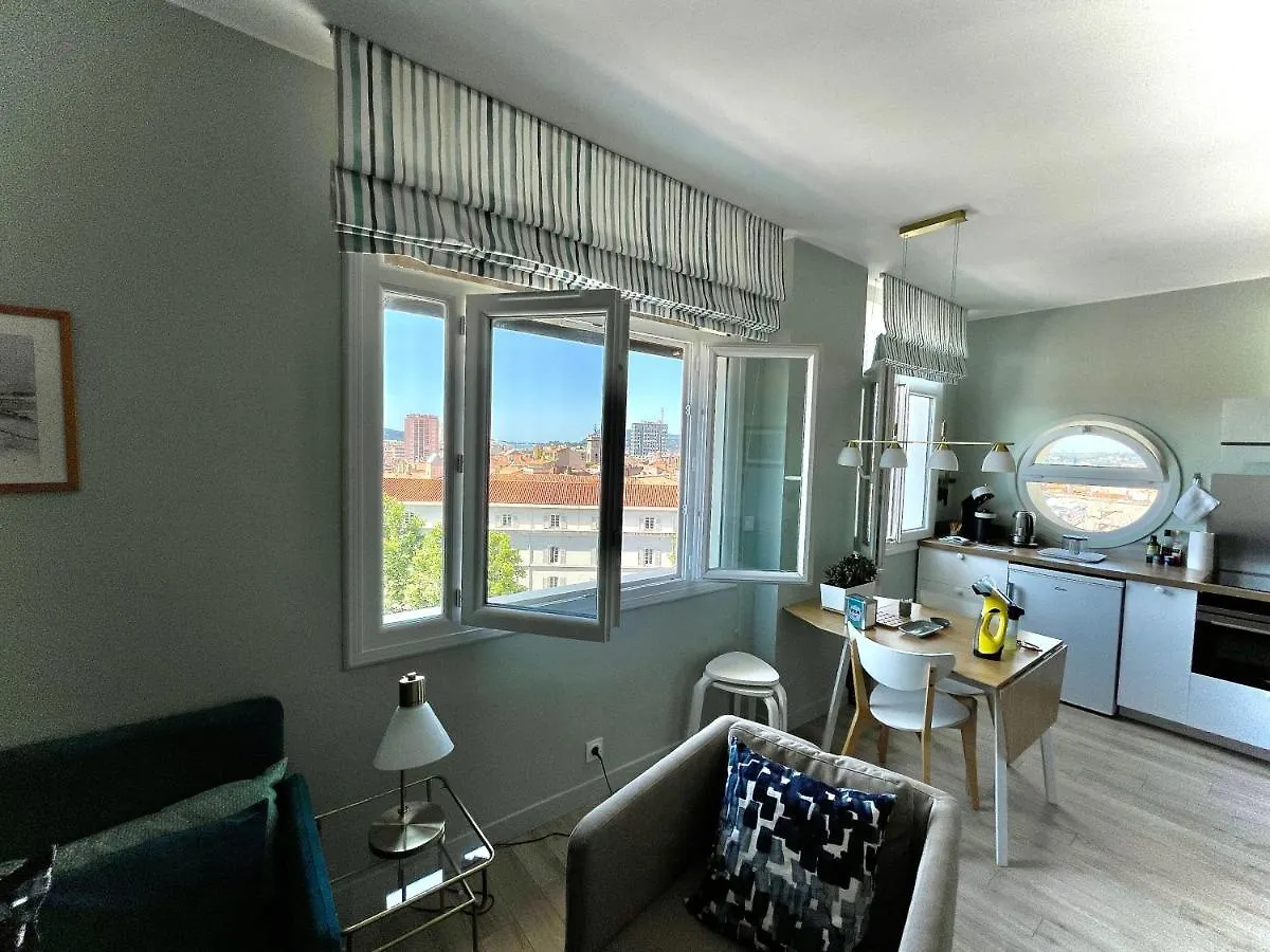 Appartamento Vue sur rade appartement élégant vaste climatisé étage élevé ascenseur proche parking et toutes commodités au cœur du Toulon historique