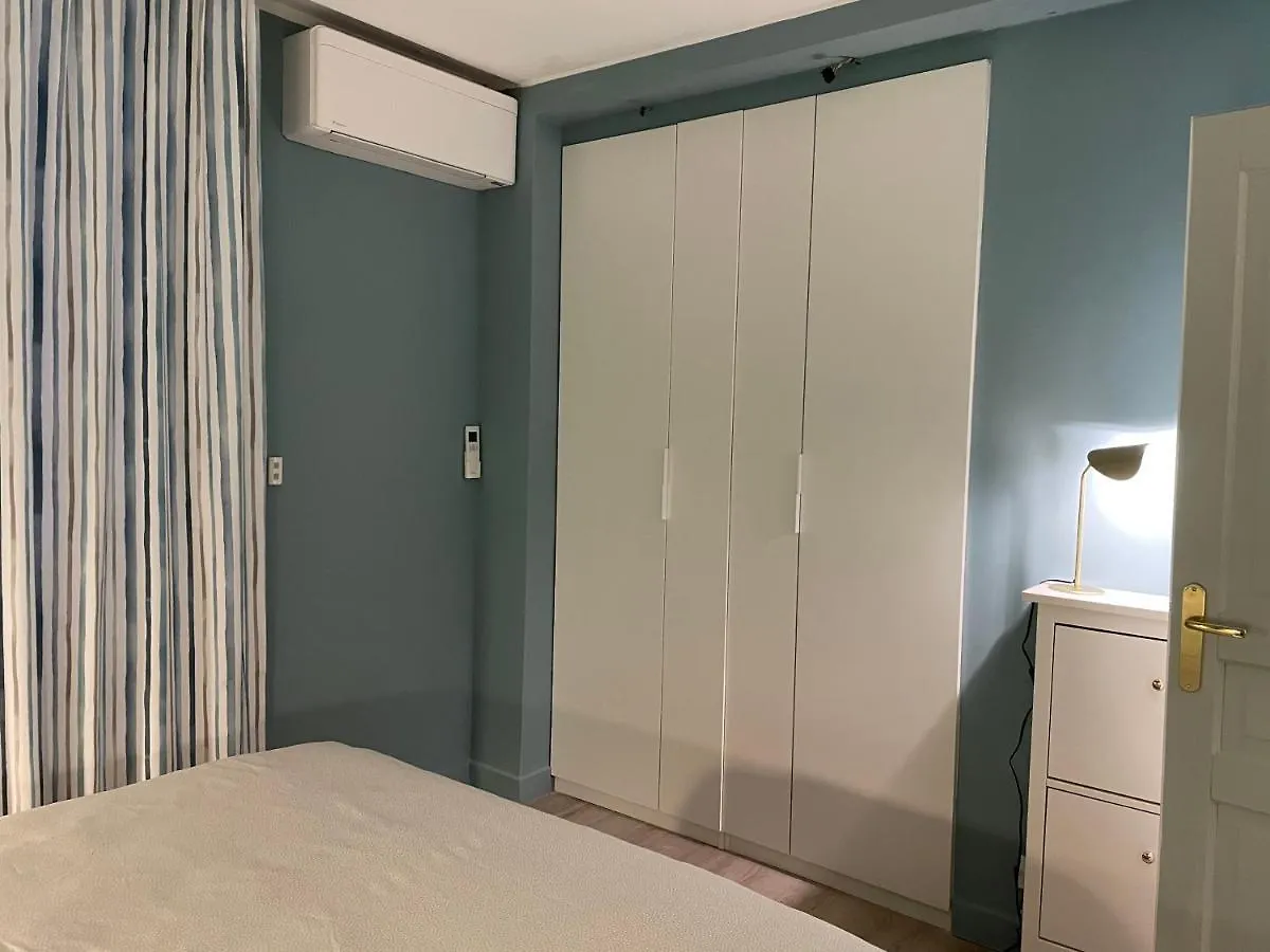 Vue sur Rade: Élégant Appartement Climatisé au Cœur de Toulon Historique France