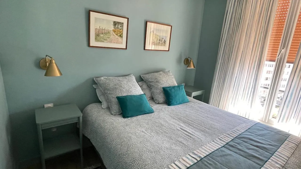 Vue sur Rade: Élégant Appartement Climatisé au Cœur de Toulon Historique 0*,